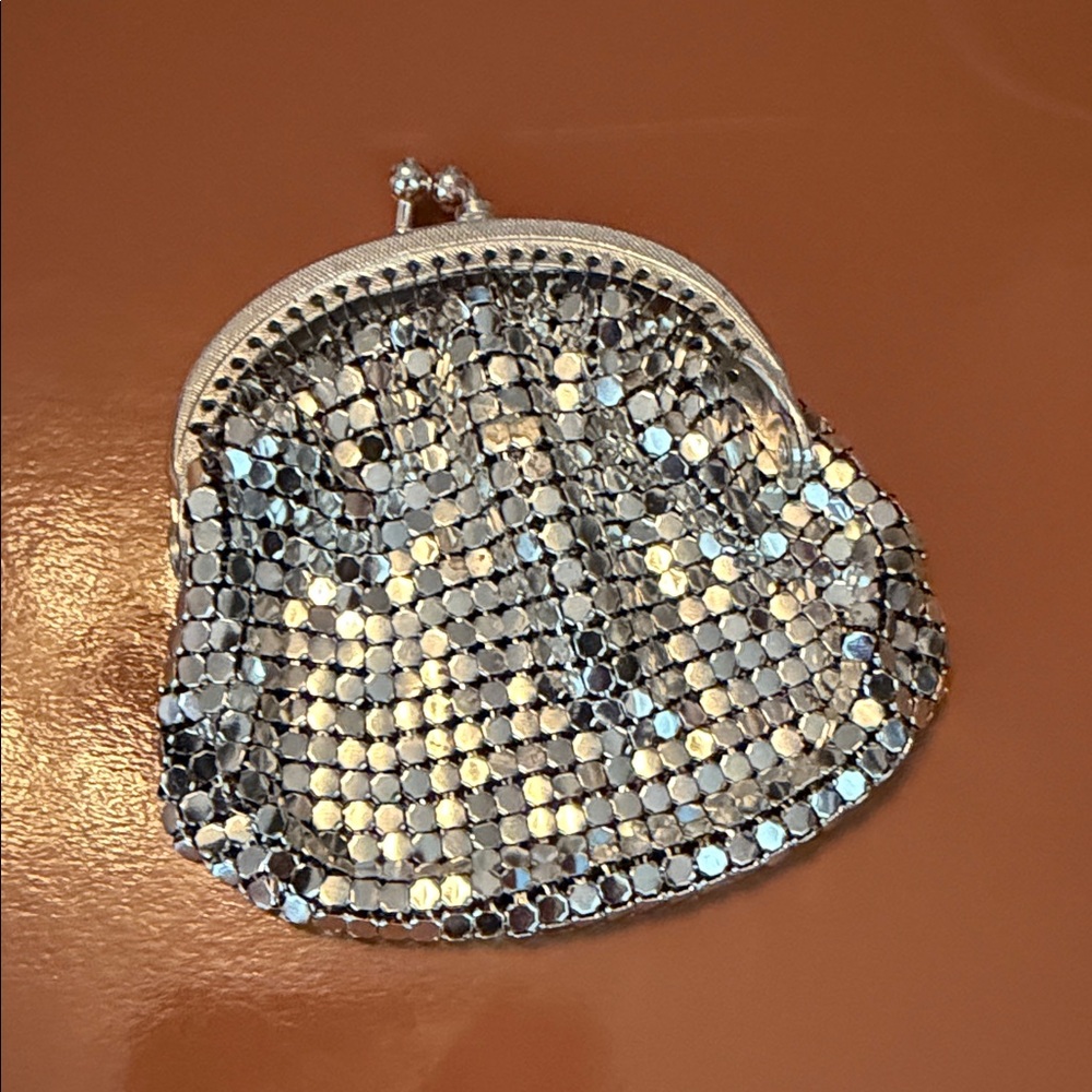 Vtg Mini Silver Mesh Kiss-Lock Evening Coin Purse Wallet